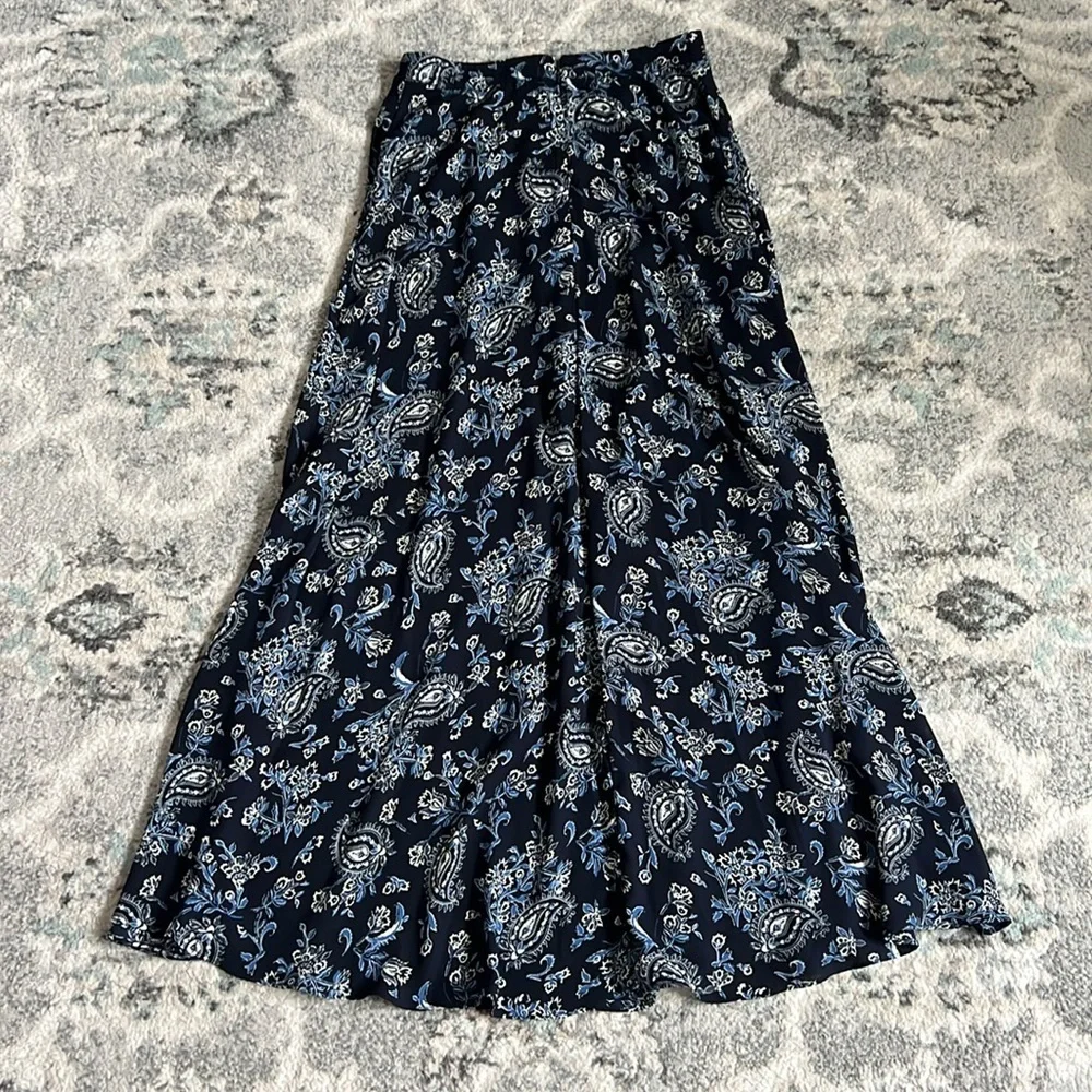 Abercrombie and Fitch Paisley Maxi Skirt - Picture 8 of 11
